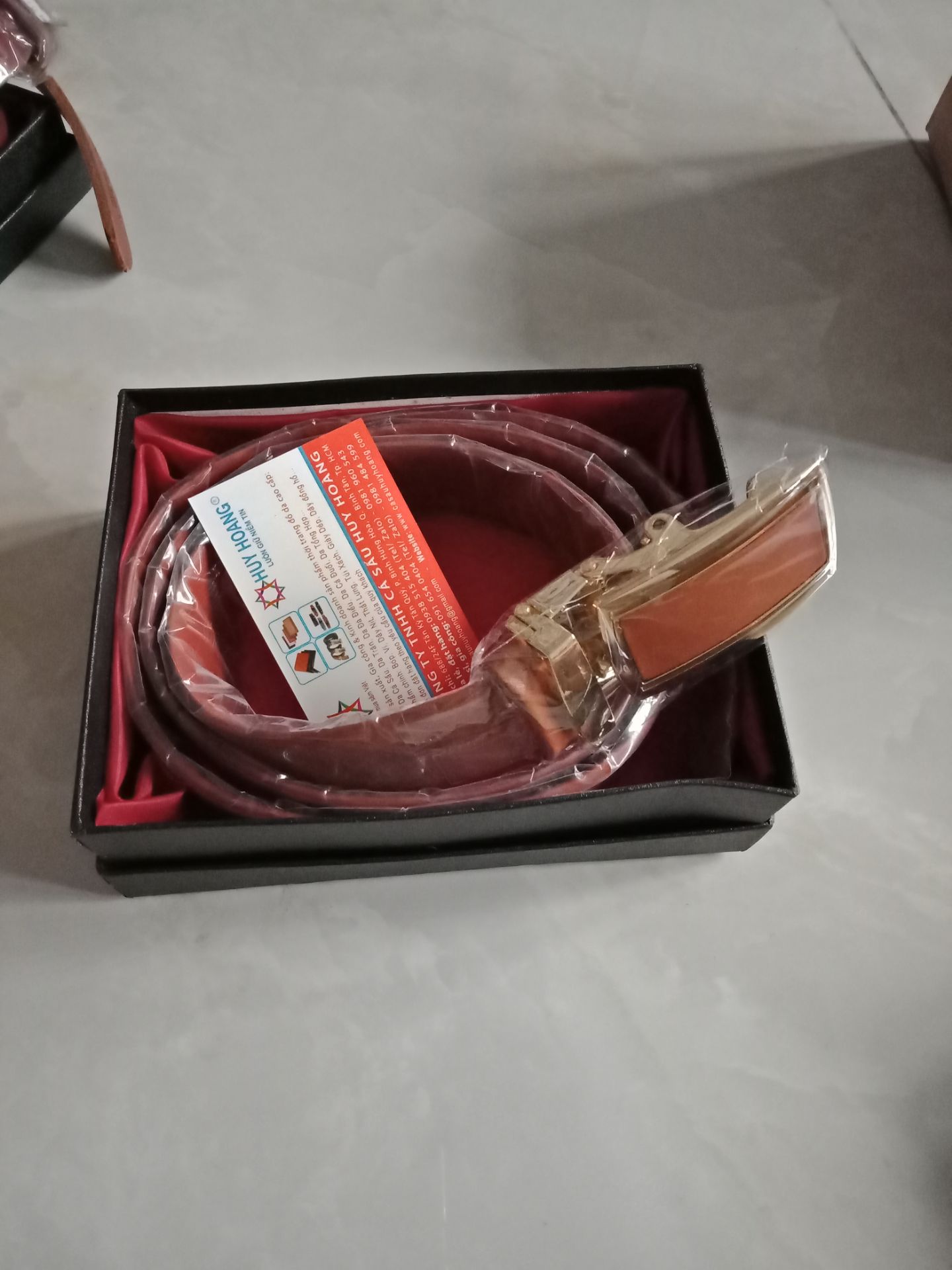 Sản phẩm da thật có hộp, có thẻ bảo hành... Rất tốt khi dùng làm quà tặng