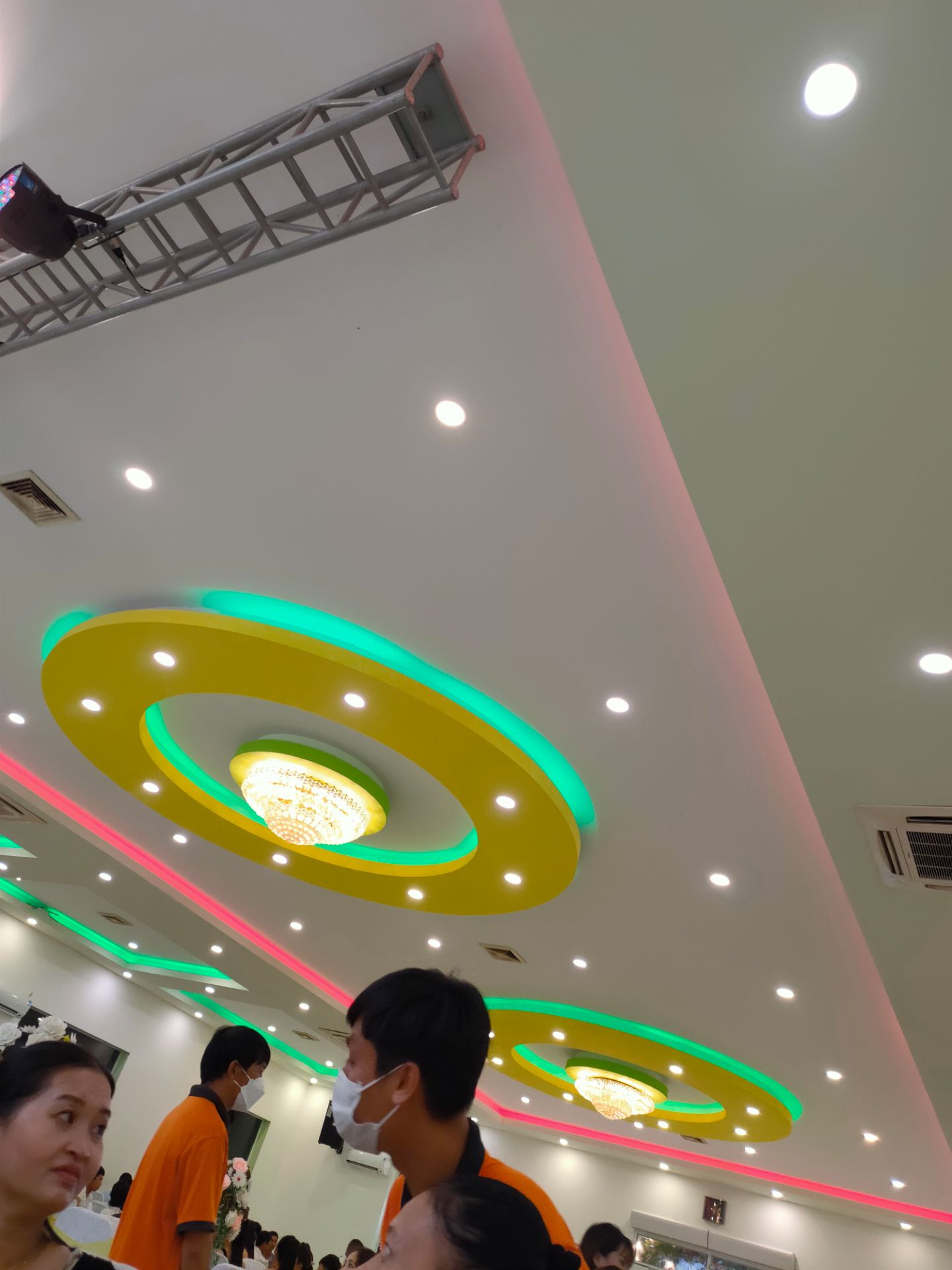 miến dán ok . keo dính chắc . nói chung là vừa túi tiền