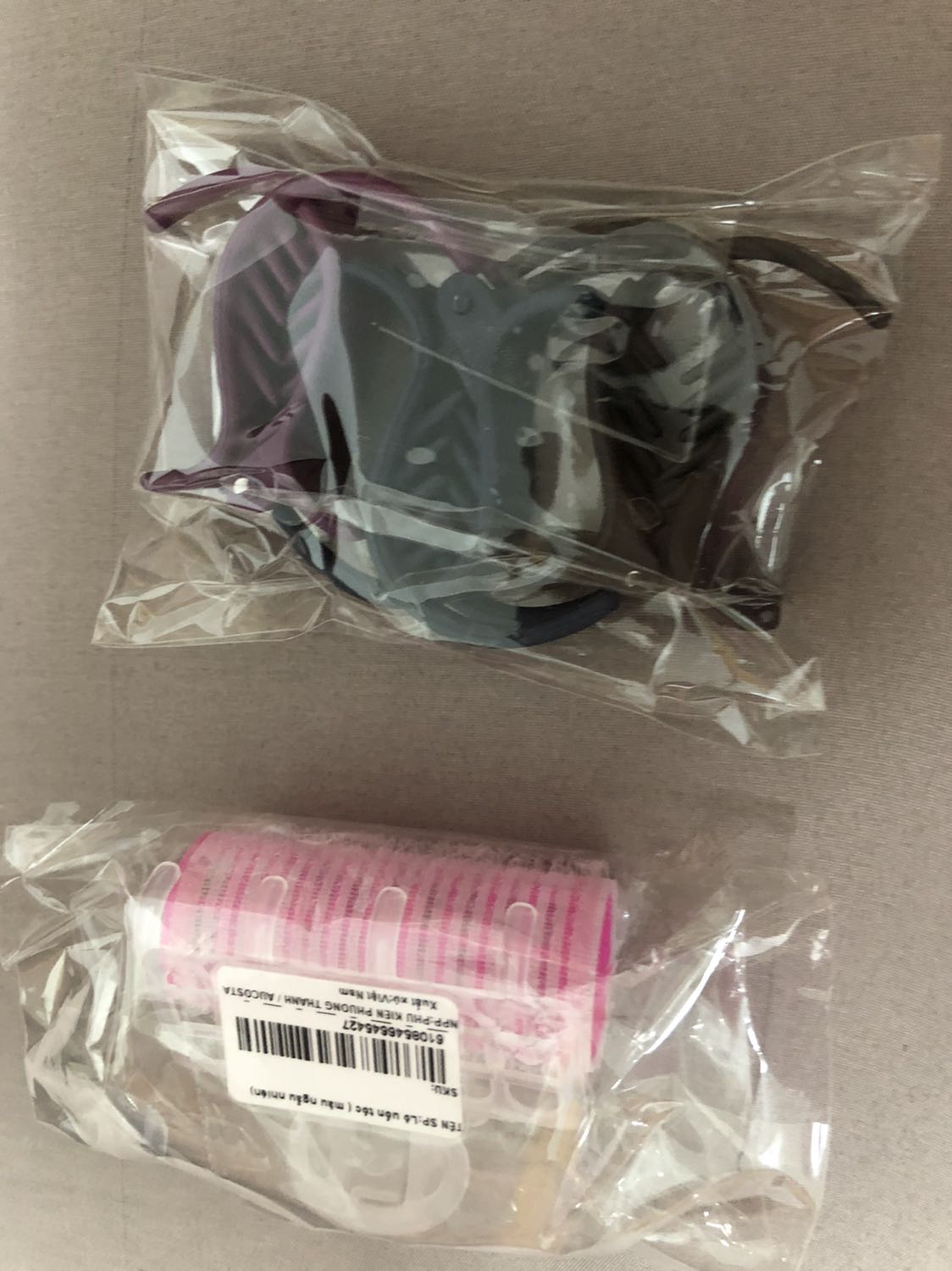 Giao hàng nhanh
Sản phẩm như mô tả
Size nhỏ, bám tóc tốt, phù hợp cho nhu cầu cuốn ít tóc như tóc mái nha mn