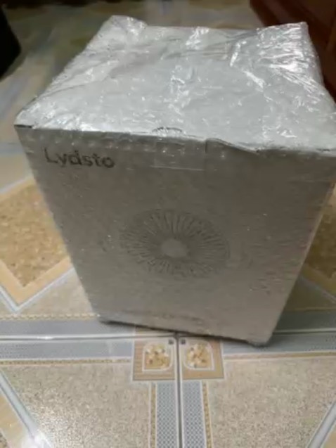 Dây cáp đầu cắm hơi cũ, sản phẩm không đúng. Quạt này là của hãng Xiaoda không phải Xiaomi. Tên sản phẩm gây cho khách hàng hiểu nhầm