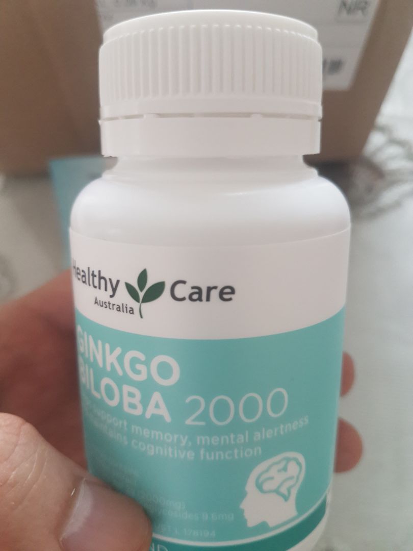 Shop đóng gói cẩn thận, gửi nhanh. Sản phẩm có tem mác cẩn thận, so sánh với các dấu hiệu để phân biệt hàng giả ở trên mạng thì k thấy nên chắc là sản phẩm chính hãng. Mới uống viên này được 1 thời gian ngắn, 1 viên/ngày nên chưa thấy tác dụng gì cụ thể, sẽ phải đợi lâu hơn để biết hiệu quả của thuốc.