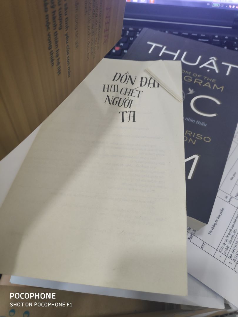 Quá tệ. Mình không hiểu sao có thể giao hàng kiểu này, y như quyển sách cũ đã qua sử dụng sách dơ, bên trong  trang giấy quăn góc và dơ hết chỗ nói. Nội dung mình chưa đọc nên không cho ý kiến