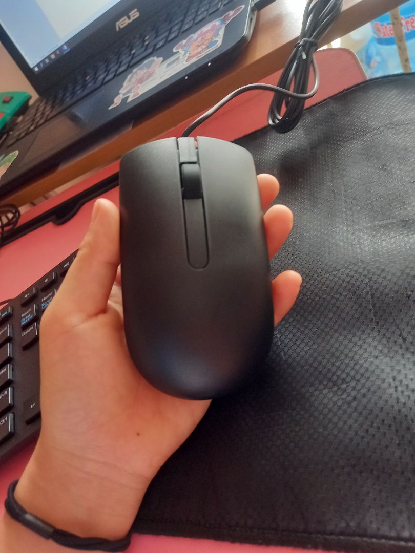 *** thử với máy khá mượt hihi. xài lâu sẽ rõ hơn. bàn phím gọn, đẹp, chữ hoặc ký tự không rõ như trên laptop nhưng mình nghĩ không sao. giao hàng nhanh, bọc đồ chắc chắn. sản phẩm k có xây xát gì cả.