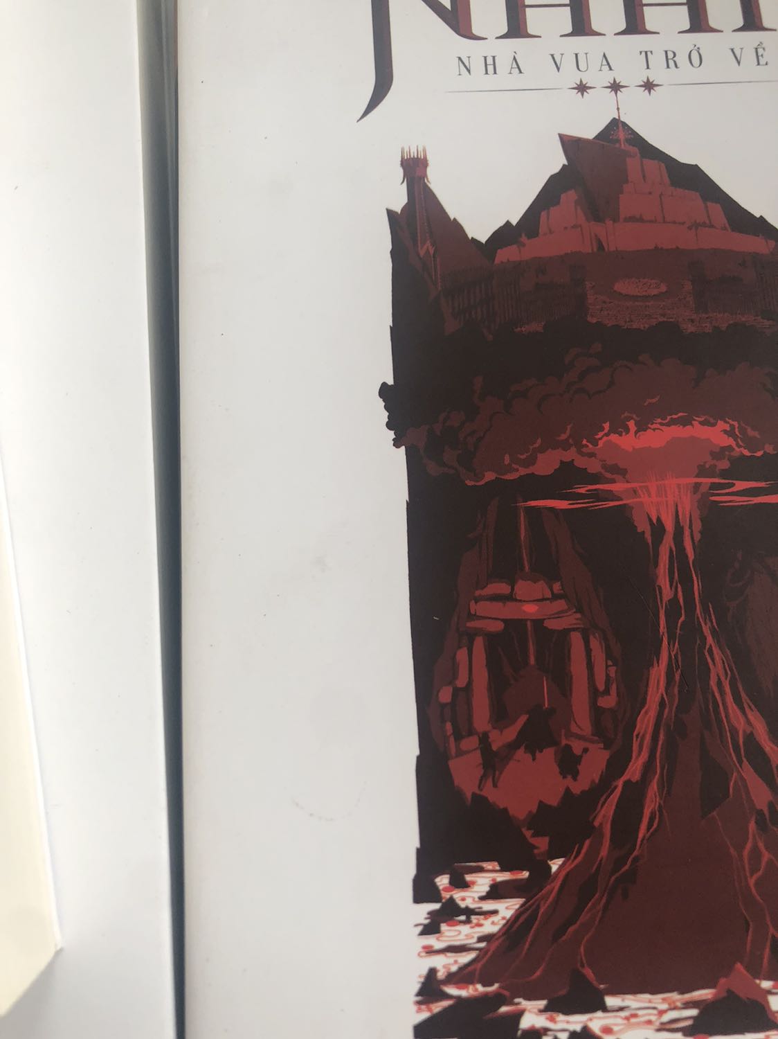 Mua rẻ hơn những chỗ khác nhưng mà đóng gói sơ sài, hộp móp méo, sách ở trong dù được bọc nilong nhưng bìa vẫn  gãy, dơ, bụi bặm, móp méo. Nói chung ham rẻ thì chịu 😰😰😰