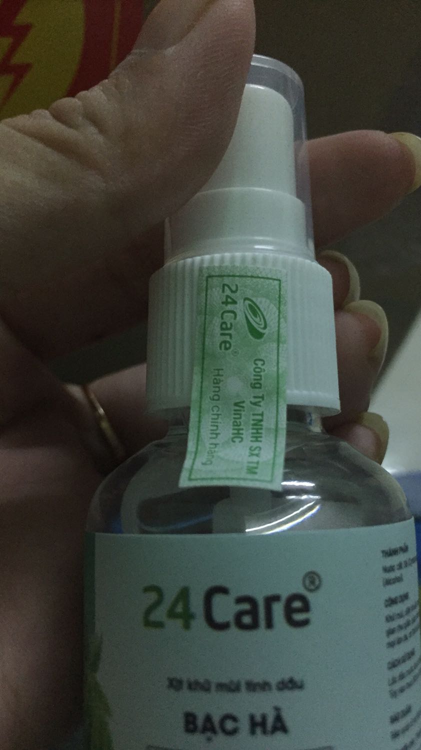 Rất hài lòng với shop, đóng gói rất kỹ, quấn bọc xốp rất nhiều, tem chống giả đầy đủ của shop và của Tiki, nên mua hàng trên Tiki an tâm nhất, mua của shop cũng an tâm. Còn chất lượng thì miễn chê, thơm lâu, đuổi được côn trùng, khử mùi tốt, xịt vào rèm thơm rất lâu luôn.