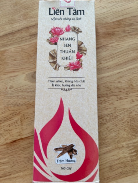 Mùi hương thơm dễ chịu, ít khói, phù hợp cho những người hay nhạy cảm về mùi. Thời gian giao hàng nhanh, shop phục vụ rất tốt.