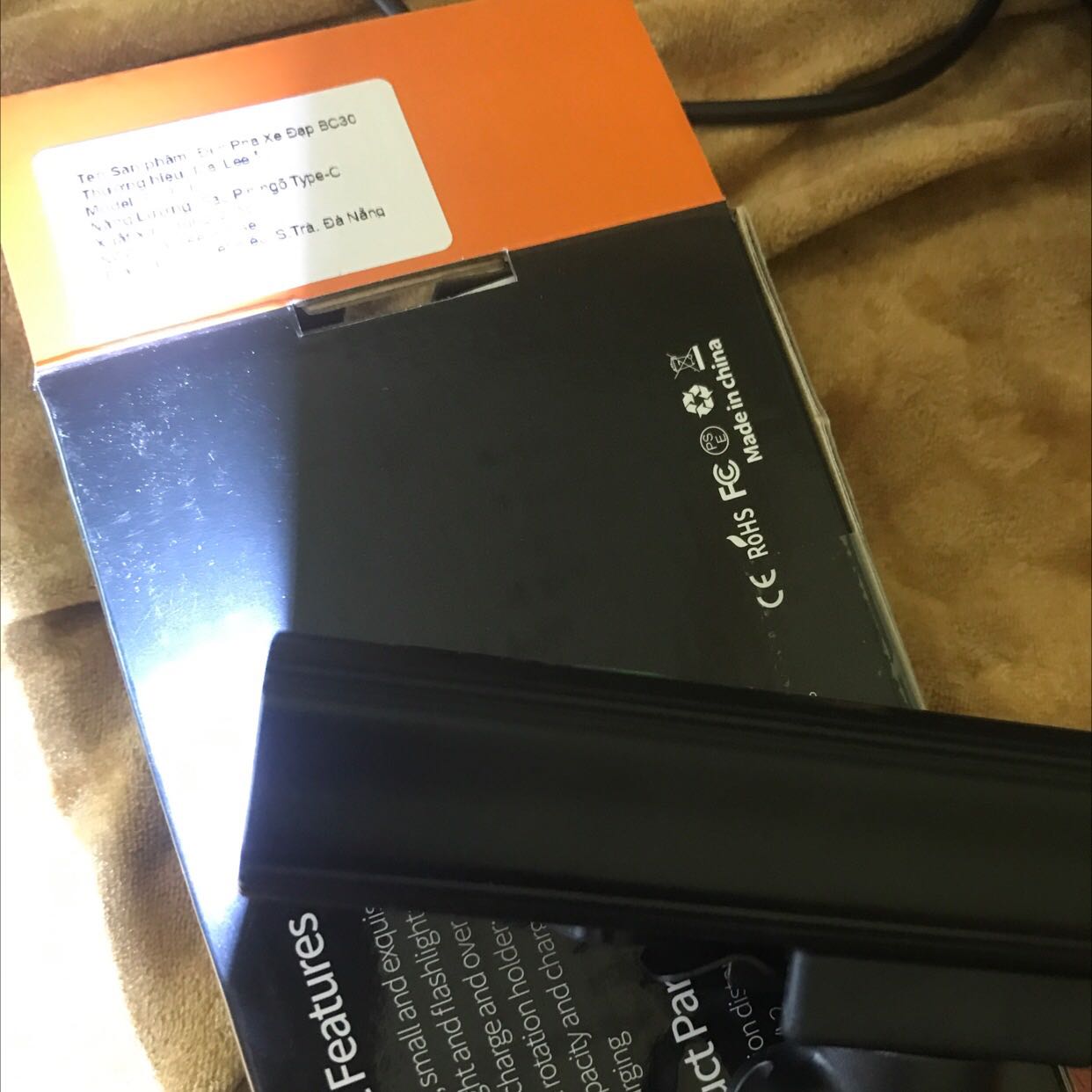 Sản phẩm rất tuyệt vời. Ánh sáng trắng rất sáng. Đúng như hình ảnh quảng cáo. Đóng gói hàng cẩn thận. Giao hàng nhanh mình rất hài lòng