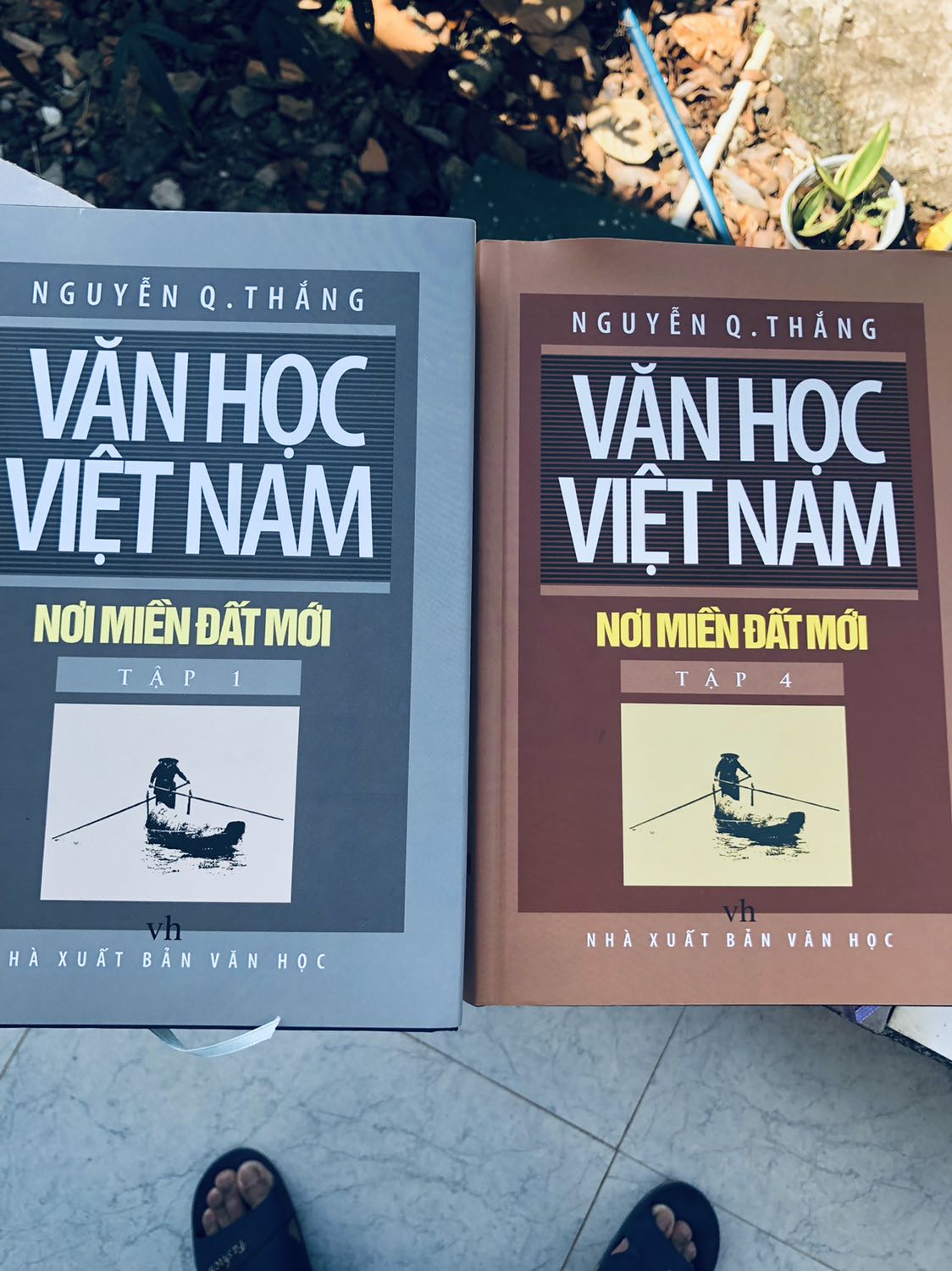 Rất hài lòng với bộ sách này; cám ơn các bạn.