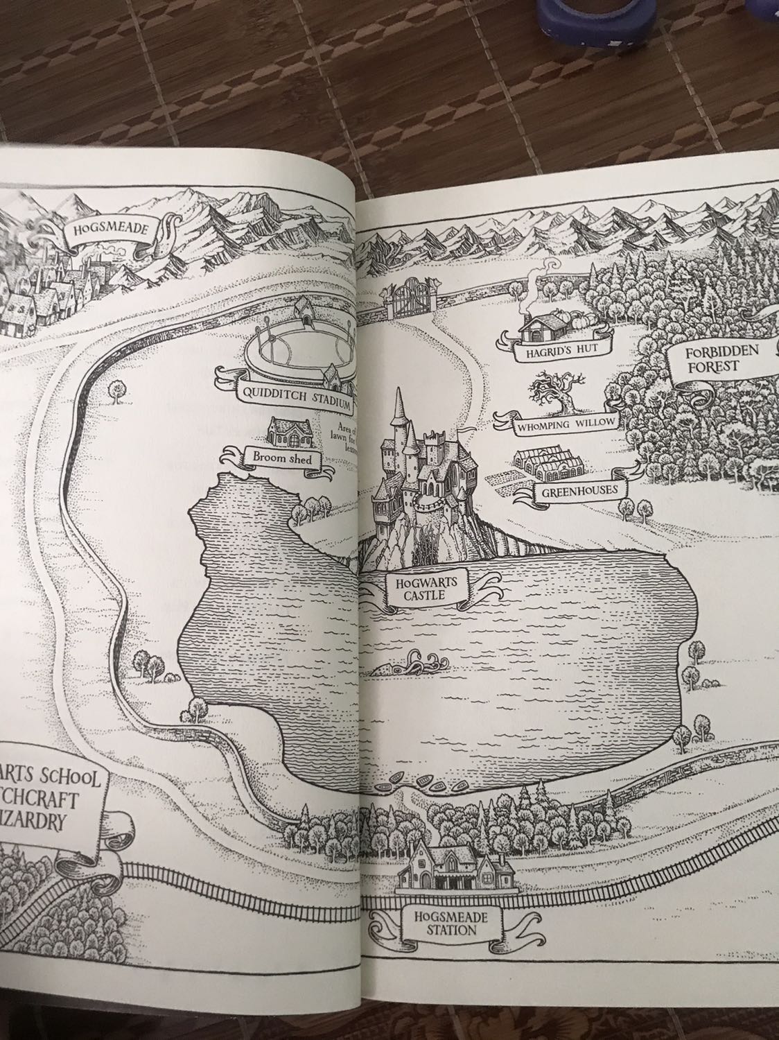 giao hàng nhanh hơn dự kiến, sách đẹp kh bị móp méo gì luôn ấy :3 ưng cực