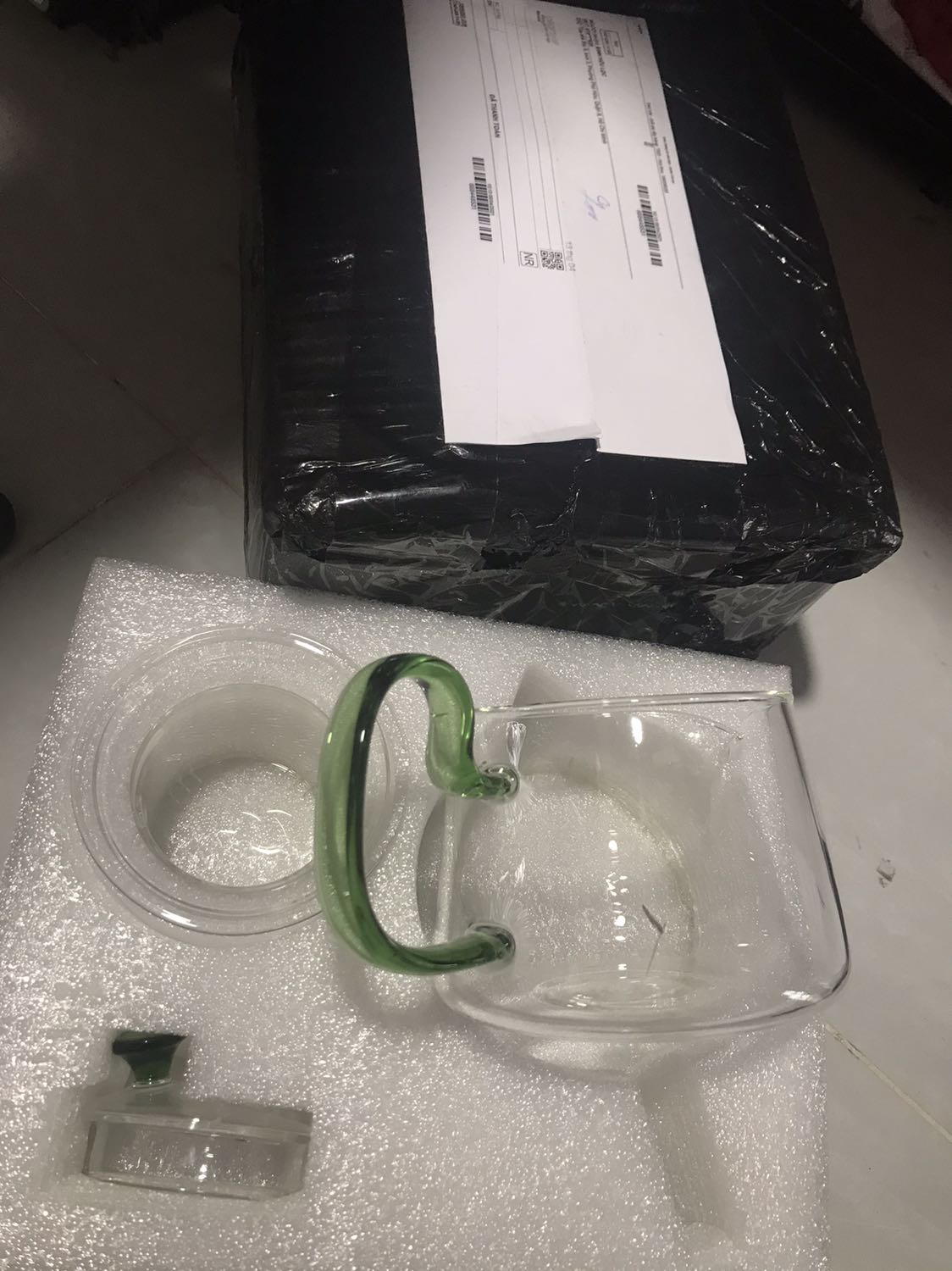 Hàng lại bể lỗi, Giao hàng đóng gói tệ quá, Tiki xem lại giúp mình nhé