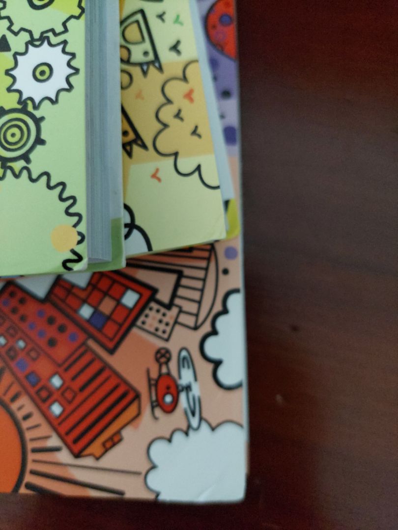 đóng gói sơ sài, mép sách gãy