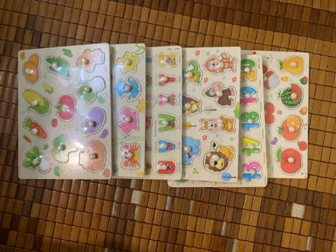 ○ Thời gian giao hàng bên tiki nhanh nhất trong các sàn thương mại.

○ Nhận được hàng đúng với mô tả sản phẩm

○ Cầm trên tay rất chắc chắn, gỗ dày dặn, không hề cong vênh.

○ Góc được mài nhẵn nhịn nên cực kỳ an tâm cho trẻ nhỏ.

○ Shop bán rất nhiều chủ đề. Giúp Bé thêm nhiều lựa chọn khi chơi hơn.

○ Chất lượng tốt. Giá bán quá tốt. Nên mua mn...