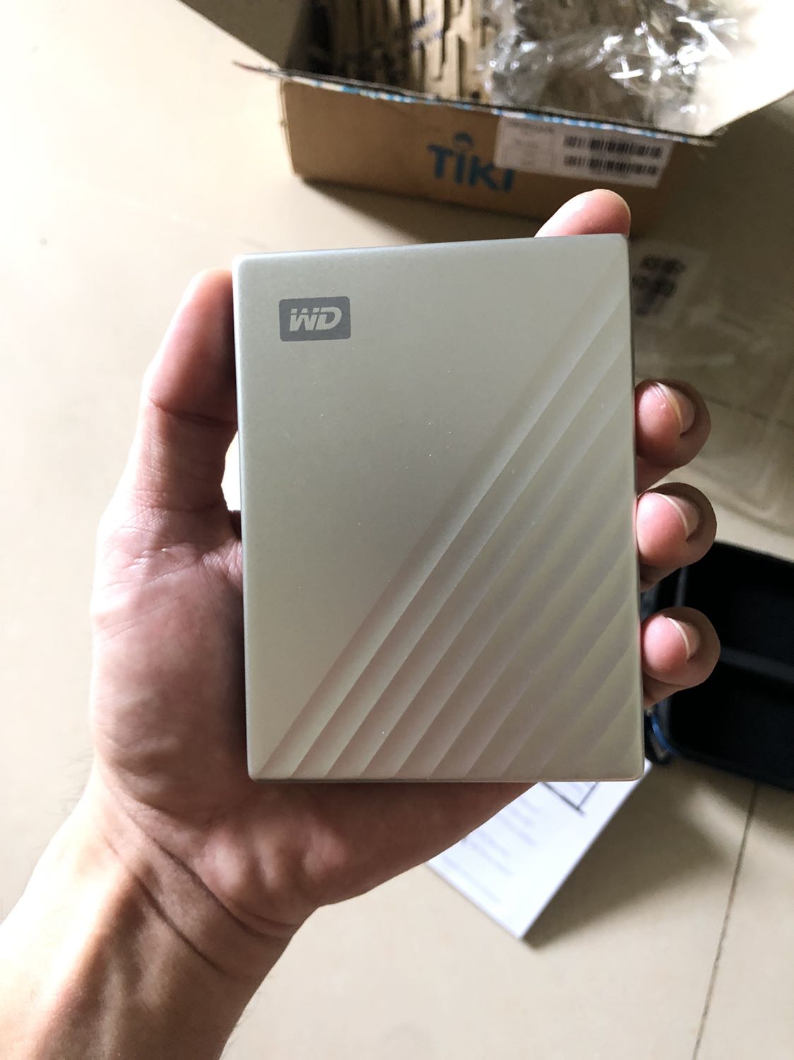 giao hàng nhanh, sản phẩm đúng mô tả nhưng dung lượng chỉ đạt 931GB????