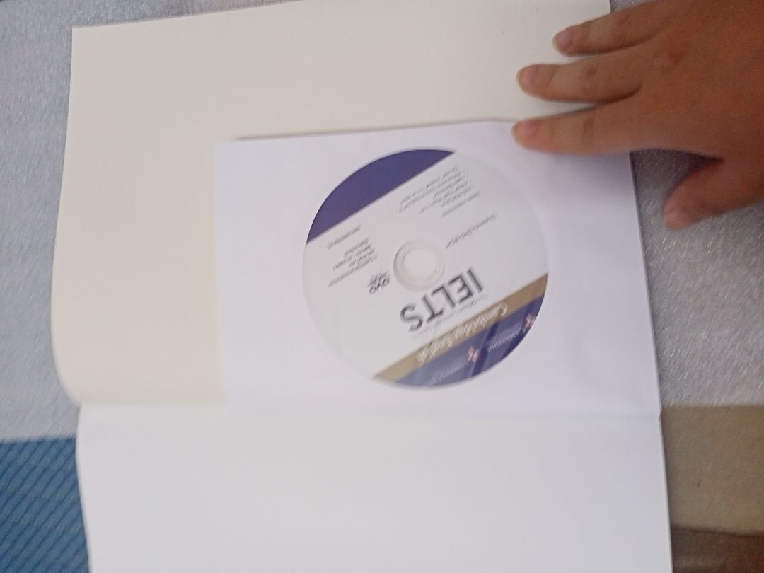 sản phẩm đúng như mình đặt. mình rất hài lòng về chất lượng sách. giao hàng nhanh