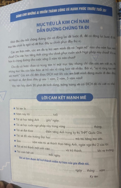 - Giao hàng rất nhanh (chưa đầy 1 tiếng đã giao kể từ khi đặt hàng)
- Sách được đóng gói khá cẩn thận, chỉ hơi bị nhăn 1 chút (nhưng cũng không quá đáng kể)
- Sách phù hợp cho mọi dạng đối tượng (từ mất gốc, sơ cấp, trung cấp đến cao cấp)
- Sách cũng là 1 trong những tài liệu phù hợp để các bạn ôn thi olympic hoặc thi HSG phần viết lại câu.