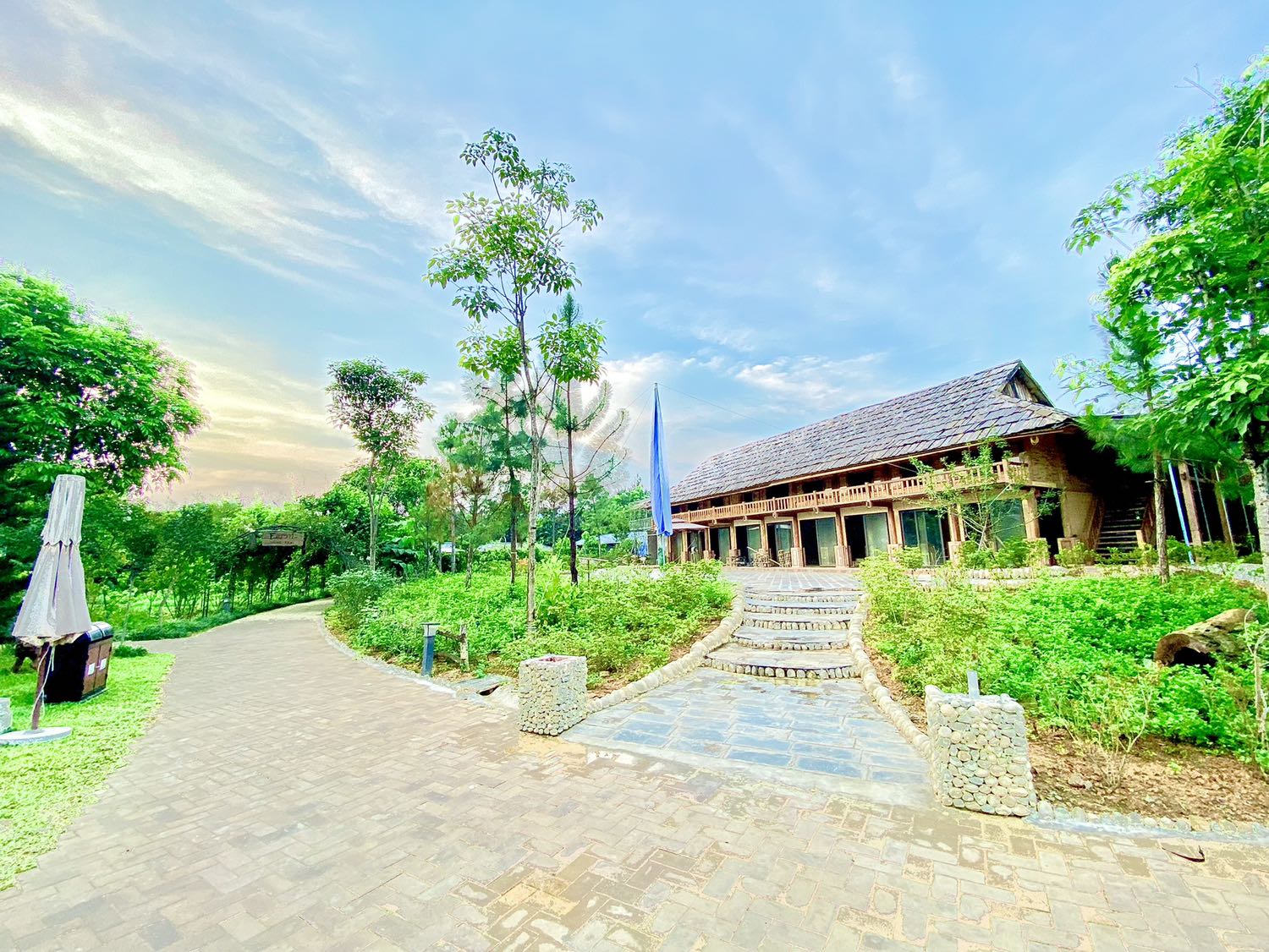 Dùng ổn. Mỗi tội đầu thay thế k phải bằng đồng