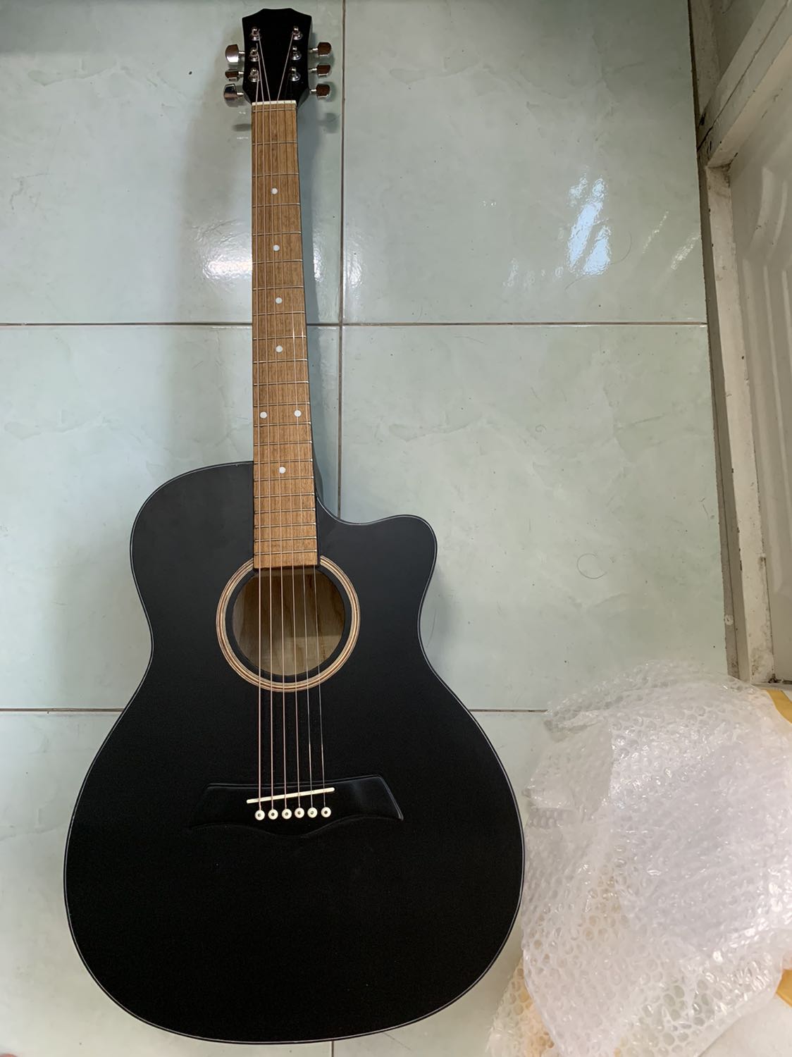 Giao ko đúng hàng còn bị trầy nữa,
Shop ko uy tín