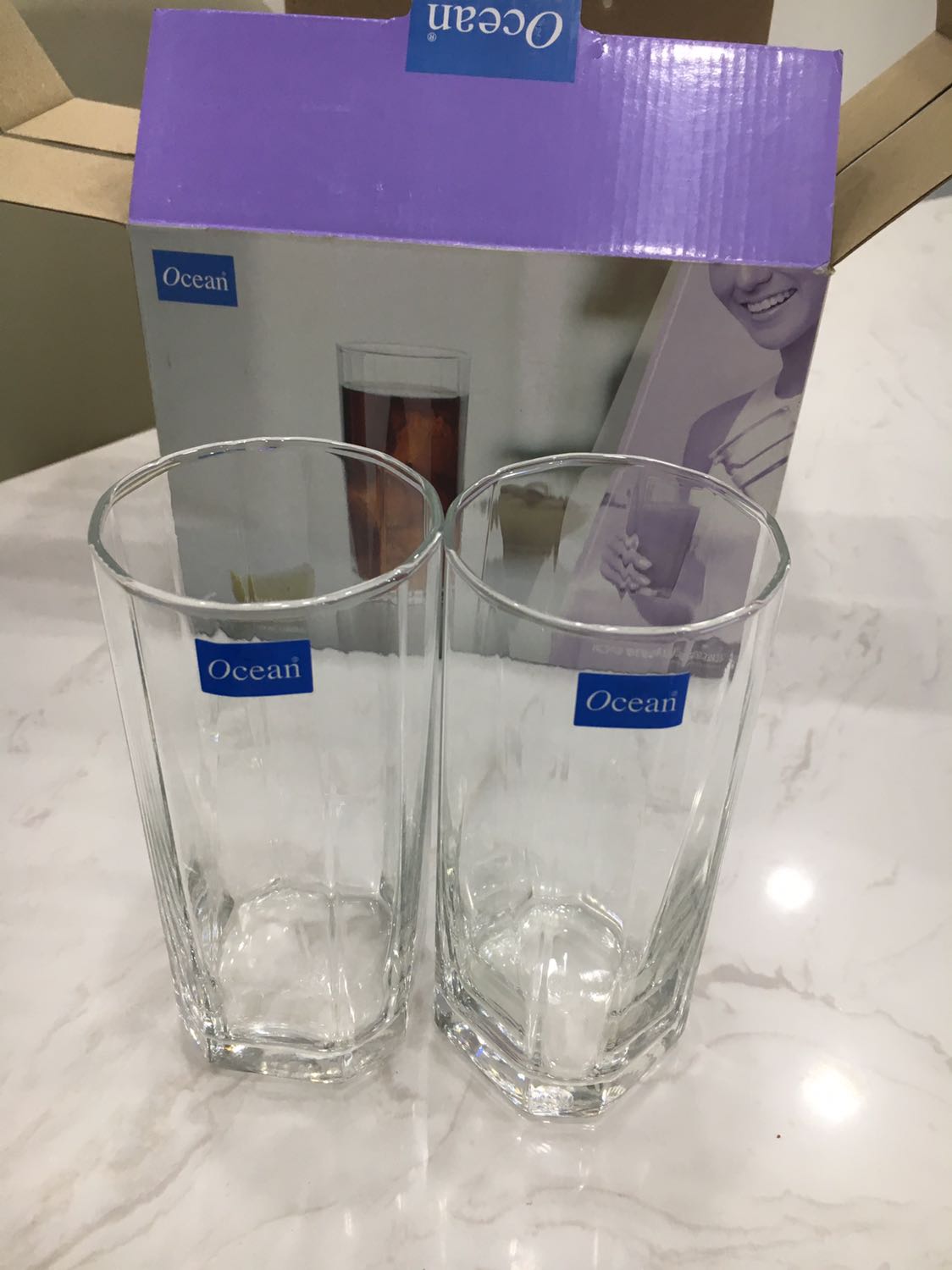 Ly rất đẹp. Tiki đóng gói cẩn thận. Giao hàng nhanh.