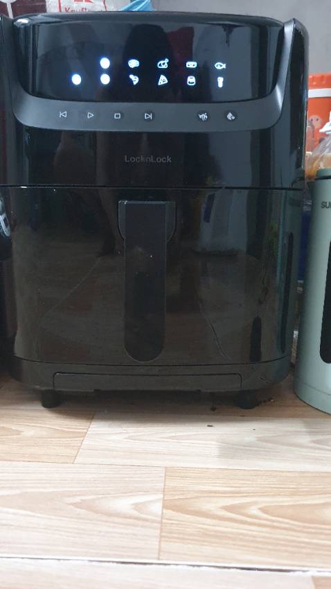 Đã dùng được 1 tuần, ban đầu dùng thường kéo lòng nồi ra đẩy lòng nồi vào sẽ kích hoạt các phím chức năng, dùng sau một thời gian nồi có hiện tượng khó kích hoạt các nút chức năng khi kéo ra và đóng nồi lại, phải kéo ra và đóng lại nhiều lần (mạnh tay thì nồi mới kích hoạt các nút chức năng), cảm thấy rất bất tiện Đã dùng được 1 tuần, ban đầu dùng thường kéo lòng nồi ra đẩy lòng nồi vào sẽ kích hoạt các phím chức năng, dùng sau một thời gian nồi có hiện tượng khó kích hoạt các nút chức năng khi kéo ra và đóng nồi lại, phải kéo ra và đóng lại nhiều lần (mạnh tay thì nồi mới kích hoạt các nút chức năng), cảm thấy rất bất tiện