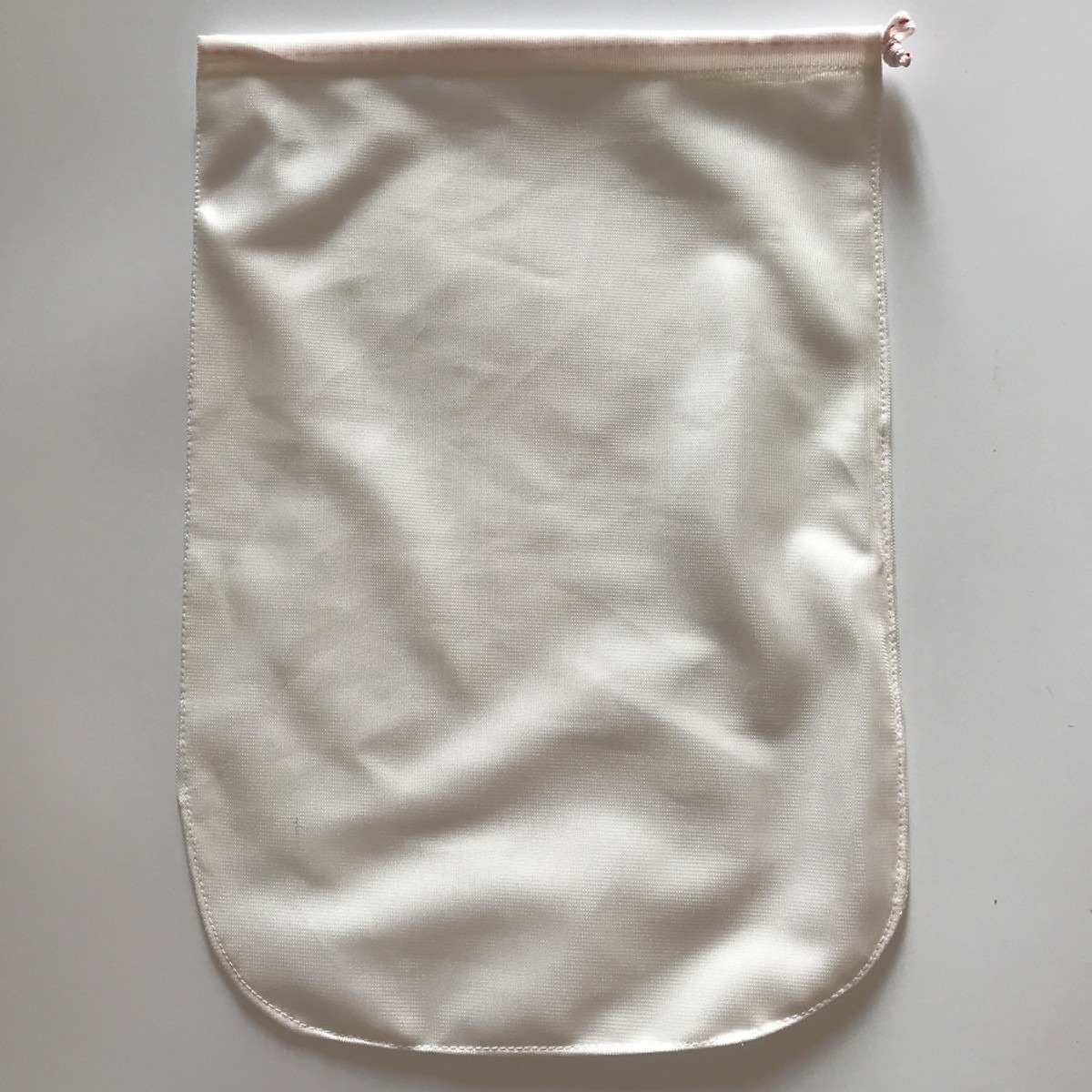 Túi Lọc Sữa Đậu Nành, Sữa Hạt Cao Cấp Hãng Amalife
Mình biết đến thương hiệu Amalife từ lâu rồi nên cũng yên tâm
mua 2 cỡ nhỏ và đại thấy rất là ok luôn
mắt lưới vừa đủ, không quá to, không quá nhỏ, hợp lý cực kỳ
Điểm cộng là đóng gói đẹp mắt, hộp giấy kỹ càng, và có phiếu bảo hành đầy đủ
điểm cộng thứ 2 là giao hàng rất nhanh, nhân viên giao hàng thân thiện
Chất lượng túi từ cực kỳ tốt so với giá tiền
Chắc chắn sẽ ủng hộ thêm nhiều hơn nữa hãng amlife