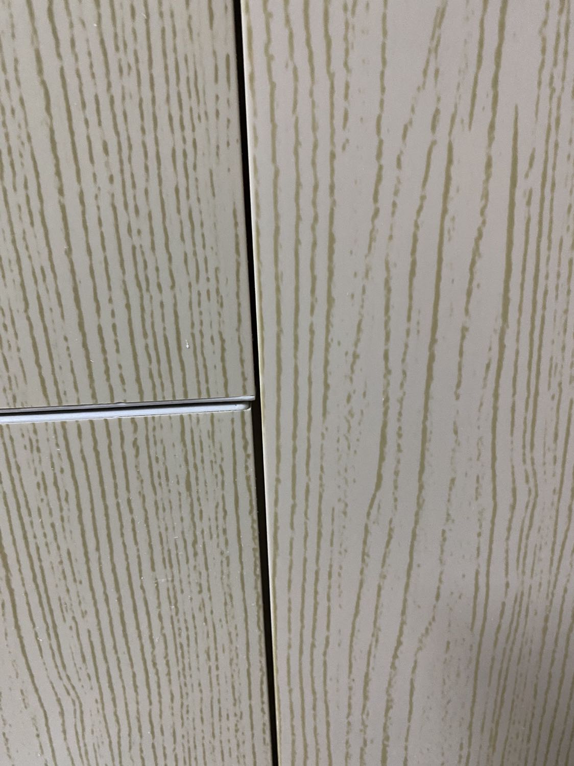 Ai mua sẽ ôm cục tức vào người nhé! Thêm cái nữa Tiki giải quyết cũng cực  kỳ chậm. Tóm lại ai mua sẽ hối hận nhé!