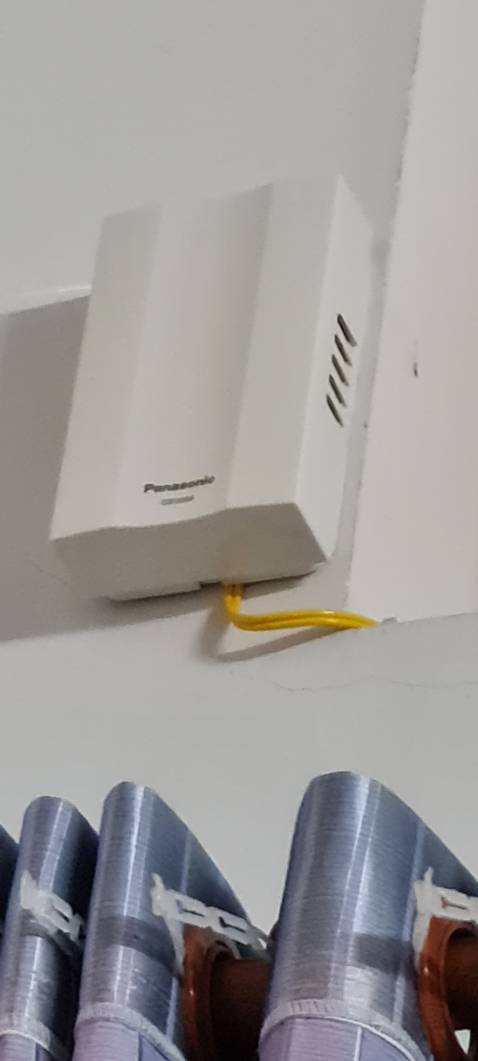 Âm thanh rõ, dễ chịu. Thiết kế và SX chắc chắn, cẩn thận.