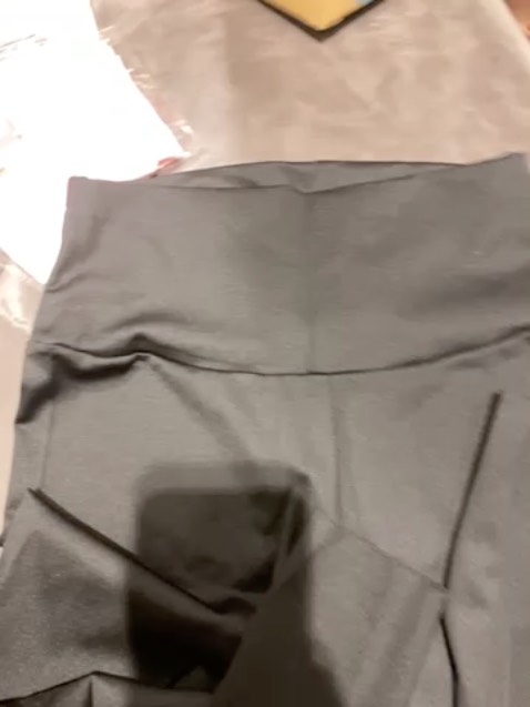 Chất liệu Co giãn tốt, cạp cao Chất liệu Co giãn tốt, cạp cao