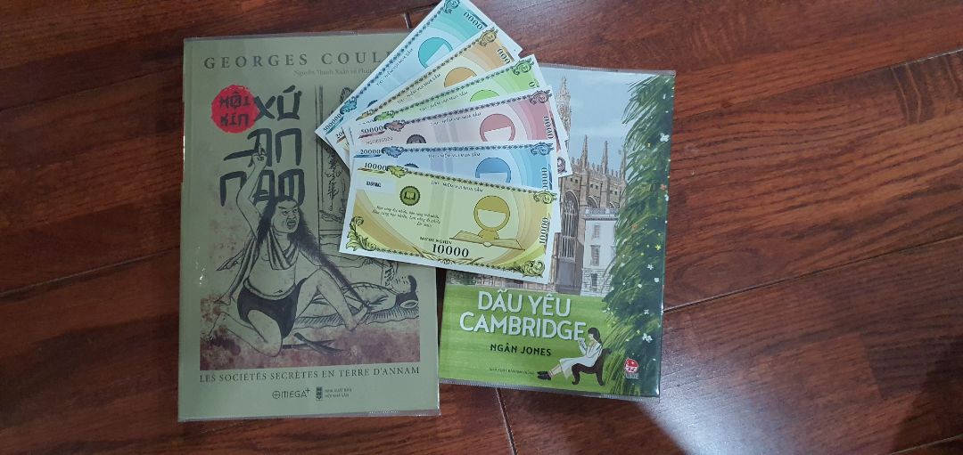 chưa bg mình thất vọng với sách mua ở tiki... bookmark tặng kèm theo campaign cũng xinh xỉu. mong tiki luôn giữ vững phong độ. phần sách thì khá chi tiết, chỉ lo đọc ko nhớ nổi hết thôi, mình thích thái độ, cách tiếp cận của tác giả.