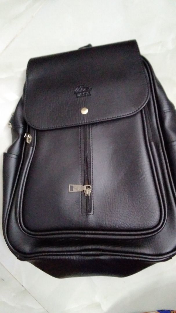 Rất hài lòng, sản phẩm nhận như ảnh. Balo dày, vải lót trong rất đẹp, mịn, khóa kéo chắc chắn, dây đeo cũng rất ok.  Balo hiệu Lata, hàng VN. Ủng hộ hàng VN. Shop uy tín. Mua hàng tại Tiki yên tâm lắm. Thanks