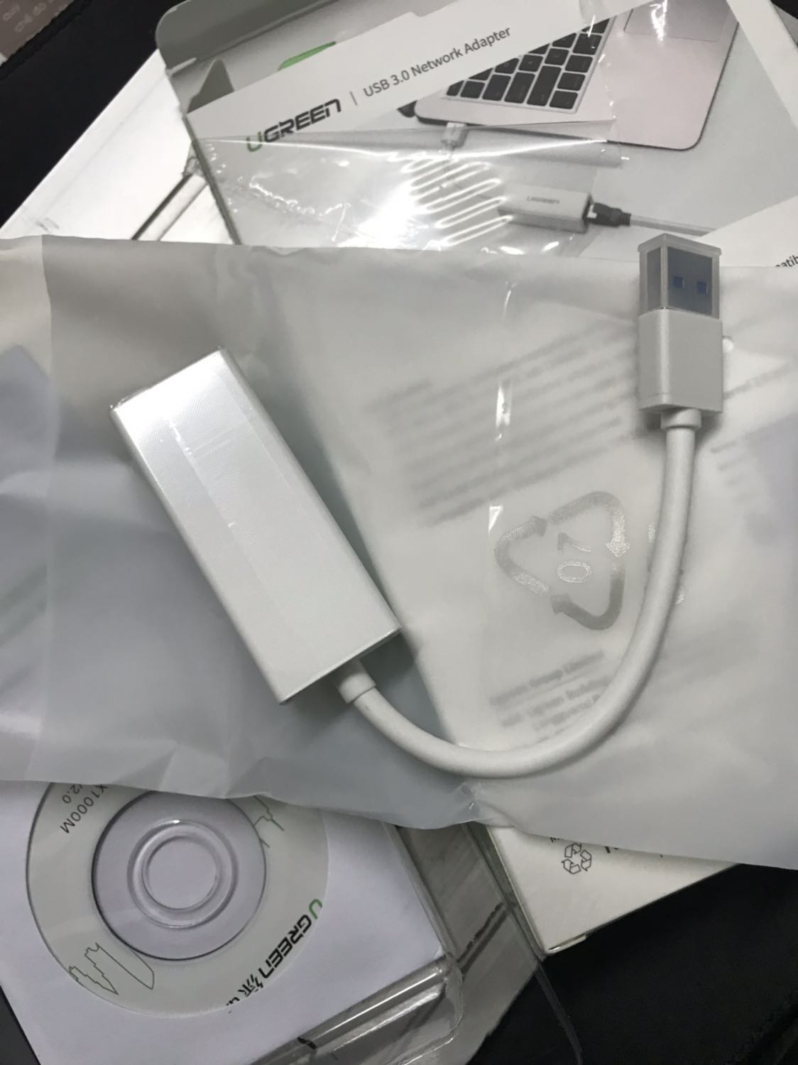 Màu trấng đẹp, đóng gói đẹp, mới xài tốt, về lâu dài xem độ bền sau. Gắn máy windows thì nhận, nhưng gắn macbook thì không nhận