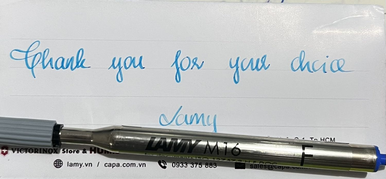 ngòi viết êm, đều mực... giao hàng nhanh và đóng gói cẩn thận!!!