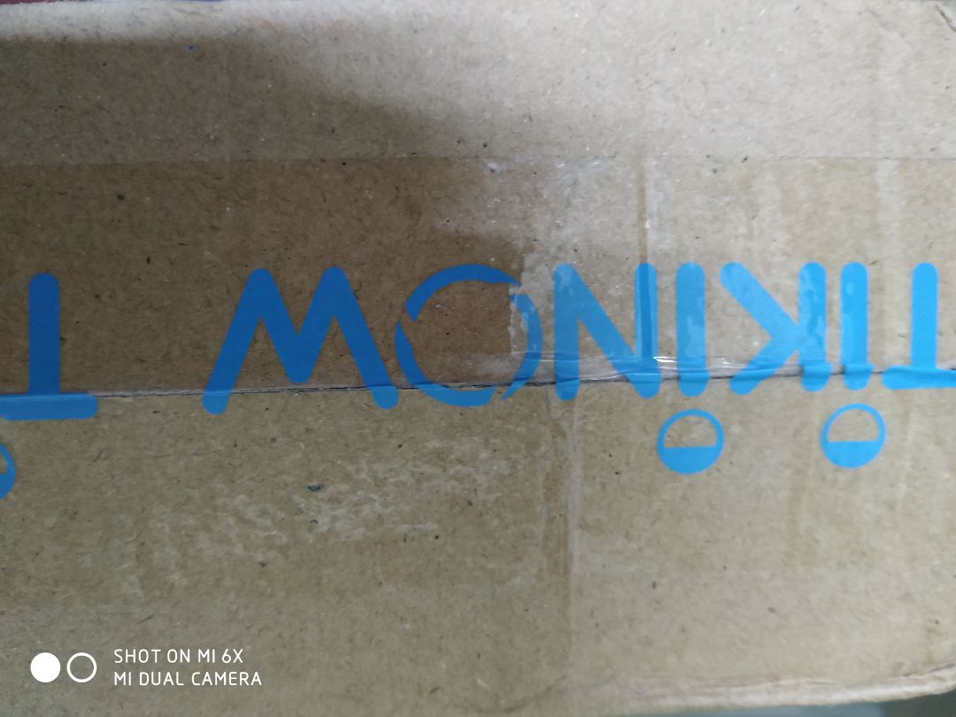 Giao hàng nhanh, sản phẩm nhìn cũng khá xịn xò. Lưu ý mọi người cân nhắc khi mua vì đây là sản phẩm xuất xứ bên Khựa nên nó cũng mang đủ cái oái oăm của họ, chân cắm là chân ba nhé, khó tương thích với các dòng ổ cắm VN, mình có hỏi shop mình tự xử lý như thông thường là bẻ bớt chân thì shop nói ko dc dù mình cam kết ko yêu cầu bảo hành. Nói chung là sẽ bẻ thôi nhưng ko biết có ảnh hưởng đến tính năng smats ko