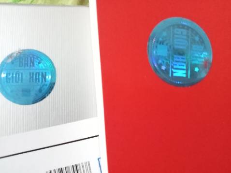 Bìa đẹp, giao hàng nhanh chỉ xước tí thôi, còn lại nguyên vẹn, săn đc gh 3 mà rẻ như này là zui òi:>