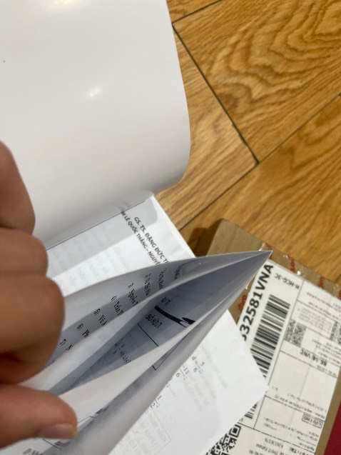 Tôi muốn đổi lại cuốn khác, do sách bị lỗi