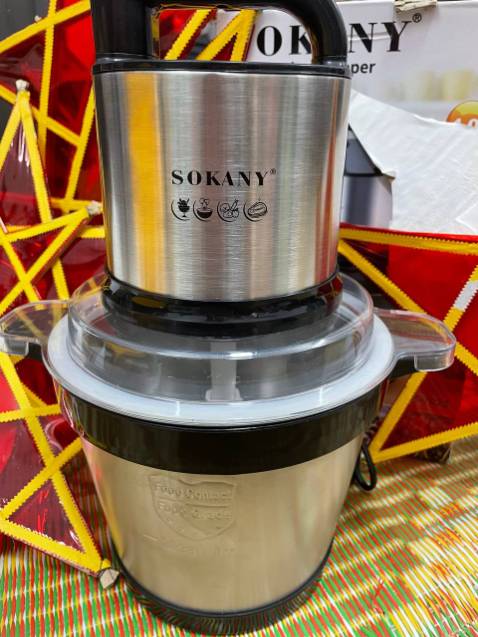 Cối chắc chắn và tổ phù hợp với nhà nào có bếp rộng, máy xay nhanh nhuyễn, bé nhà mình thích thịt trưng mắm tép nên toàn mua thịt về tự xay ở nhà cho yên tâm