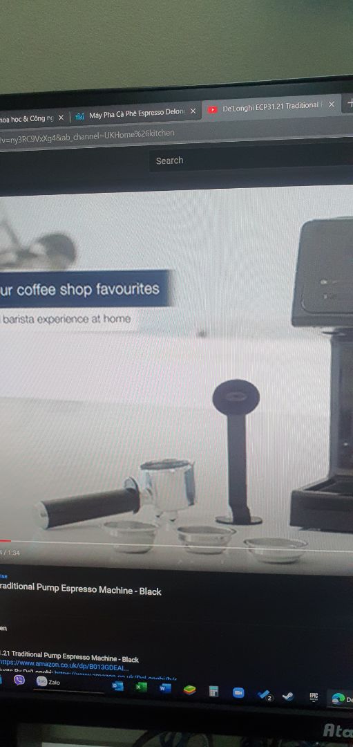 máy không có 3 phin cà phê như quảng cáo, chỉ có 1 phin mặc định gắn sẵn vào tay cầm mà thôi!
cập nhật: kiếm trong mút xốp thì có nhét 2 cái phin :D