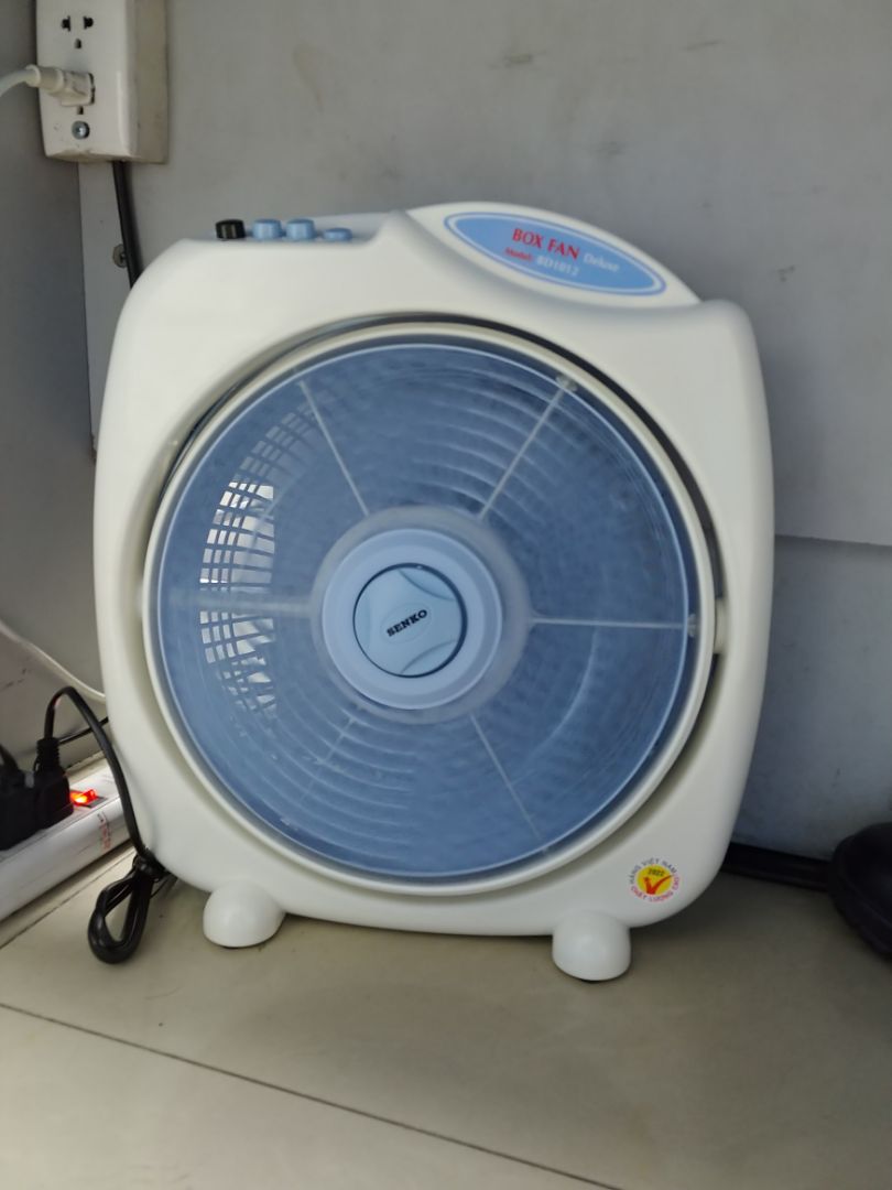 đặt tikinow nên sau 1h30 đã nhận được thùng quạt. kiểm tra quạt, Bật ở mức số 3, quạt kêu rẹc rẹc. cả phòng làm việc nghe sợ luôn nên chỉnh còn mức số 2. quạt này giảm còn 303k mà chất lượng như vậy ko được rồi. tôi có quay lại clip mà sao tiki ko cho tải clip lên. đặt tikinow nên sau 1h30 đã nhận được thùng quạt. kiểm tra quạt, Bật ở mức số 3, quạt kêu rẹc rẹc. cả phòng làm việc nghe sợ luôn nên chỉnh còn mức số 2. quạt này giảm còn 303k mà chất lượng như vậy ko được rồi. tôi có quay lại clip mà sao tiki ko cho tải clip lên.