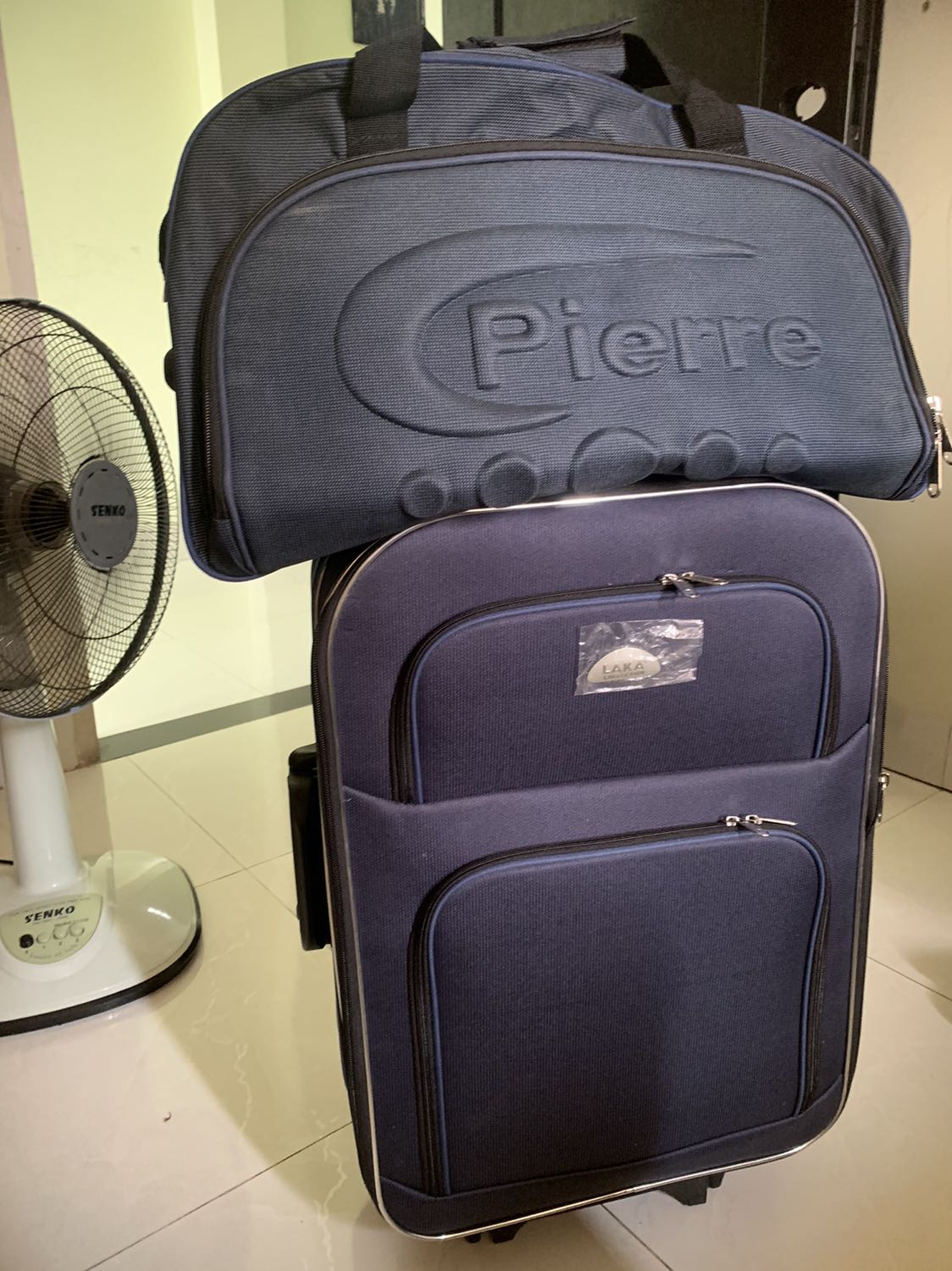 Hàng đẹp giao hàng trong vòng 24 giờ,được KM thêm túi xách rất chất thank shop