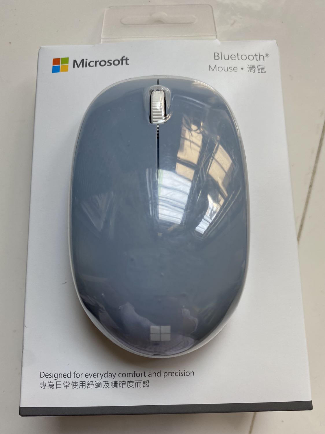 Nút bấm hơi cứng so với các loại đã dùng. Swiftpair nhạy, lần đầu mất khoảng 3s để kết nối, các lần còn lại dưới 3s