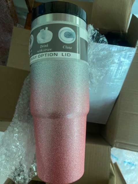 Bình đẹp, giao nhanh, giữ lạnh tốt, nhưng giao 2 cái cùng màu