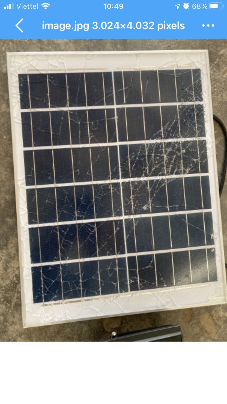 Trải nghiệm cực kì khó chịu. Mua đèn công suất 200w thì nhận được đèn 100w kèm theo đó là tấm pin bị bể. Shop không liên lạc được. Đề nghị tiki xử lí