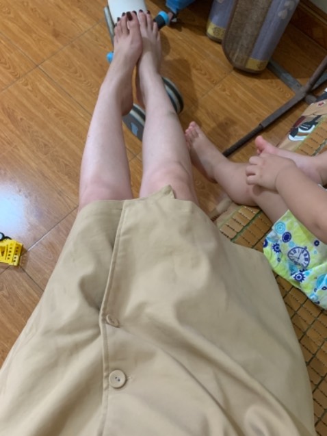 Giao hàng khá nhanh, máy về nguyên vẹn đủ phụ kiện. Máy có 2 chế độ sấy vừa và mạnh, 3 mức nhiêt. Độ bền thì phải xài lâu mới biết nè nhưng mà nói chung là giá này thì đúng kiểu ngon rẻ nha. ^^