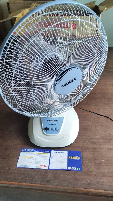 Shop đóng gói kĩ càng, giao nhanh. Vận chuyển tốt ko bị hư hỏng gì. Quạt đẹp , gió mạnh, cứng câp dễ lắp ráp. Độ bền thì để coi sau... 🙂