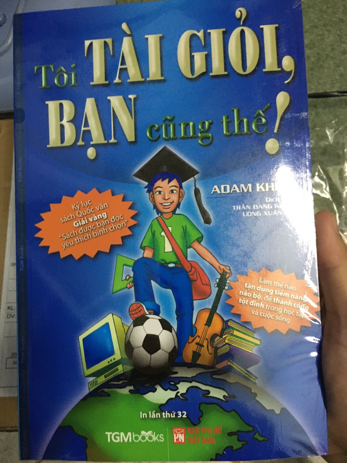 Shop giao hàng nhanh, bọc sách kỹ lưỡng 3 lớp, nhận được sách rất mới, rất thích... Thanks shop, sẽ tiếp tục ủng hộ Shop.