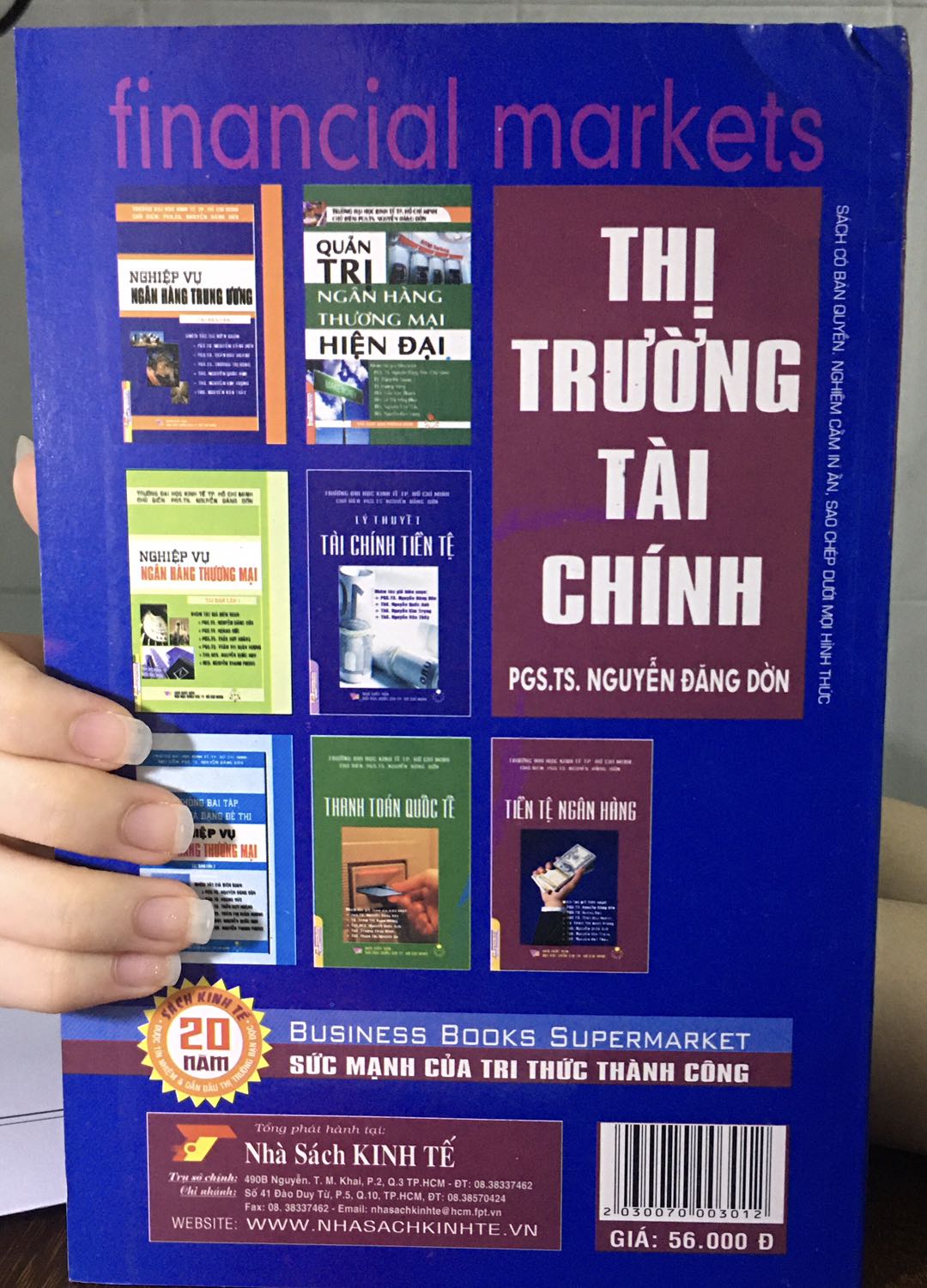 Sách đẹp, có cả hoá đơn nữa. Tuy nhiên quá trình vận chuyển vẫn làm gãy sách. Mong shop sẽ đóng gói kỹ hơn