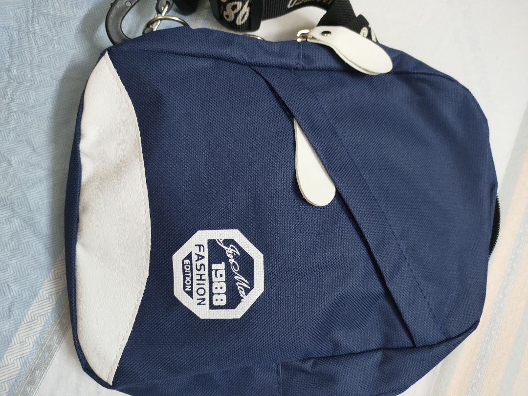 Ko giống với mẫu trên hình Ko giống với mẫu trên hình