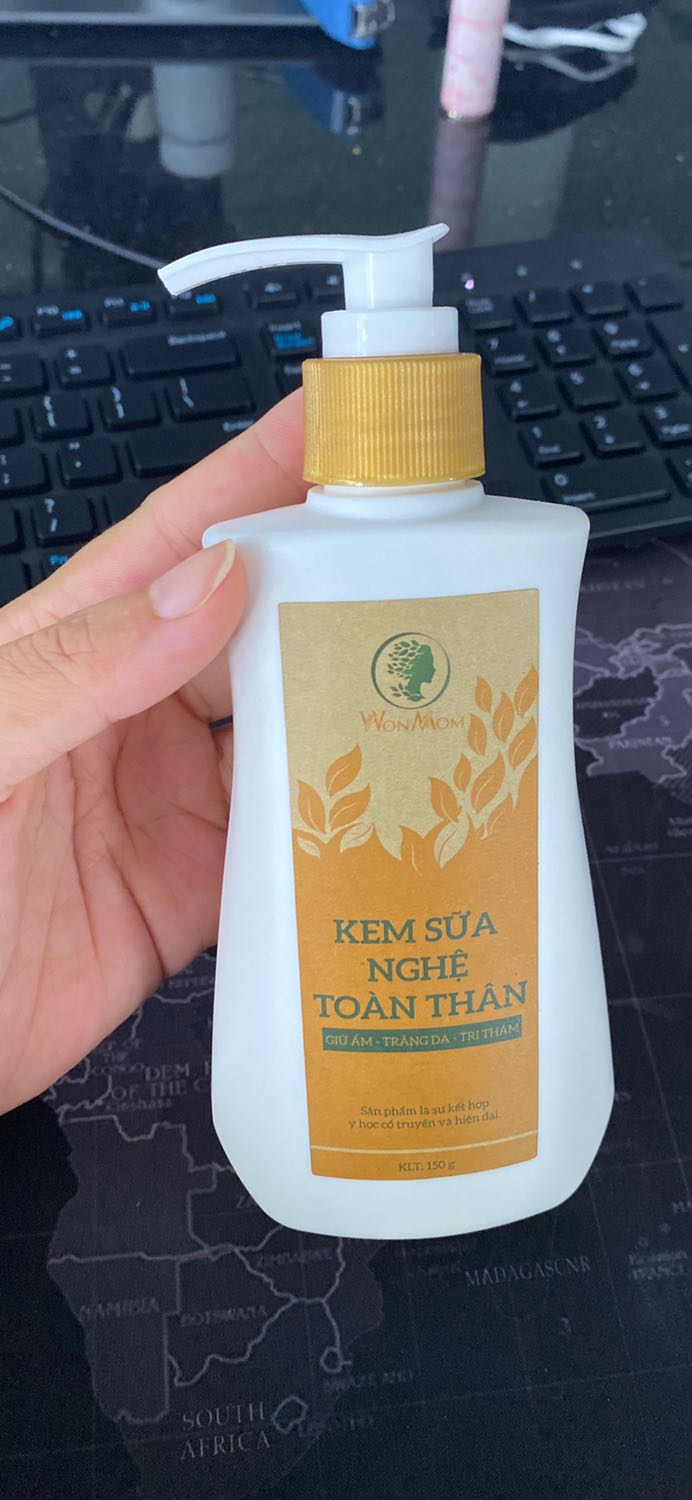 Ủng hộ hàng việt nhưng bao bì làm khá thất vọng.
Mùi nghệ nặng luôn. Mẹ bầu nào k chịu được được mùi thì cân nhắc.
