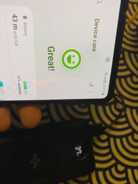 Kém chất lượng. Các bạn Xem hình charge 53% mà mất gần 3 tiếng, có lúc chỉ mất 41’. —> sản phẩm chất lượng ko ổn định. CSKH ko hỗ trợ nhiệt tình, kh hỏi thì lại bắt khách phải đến tận nơi TTBH để hỏi.