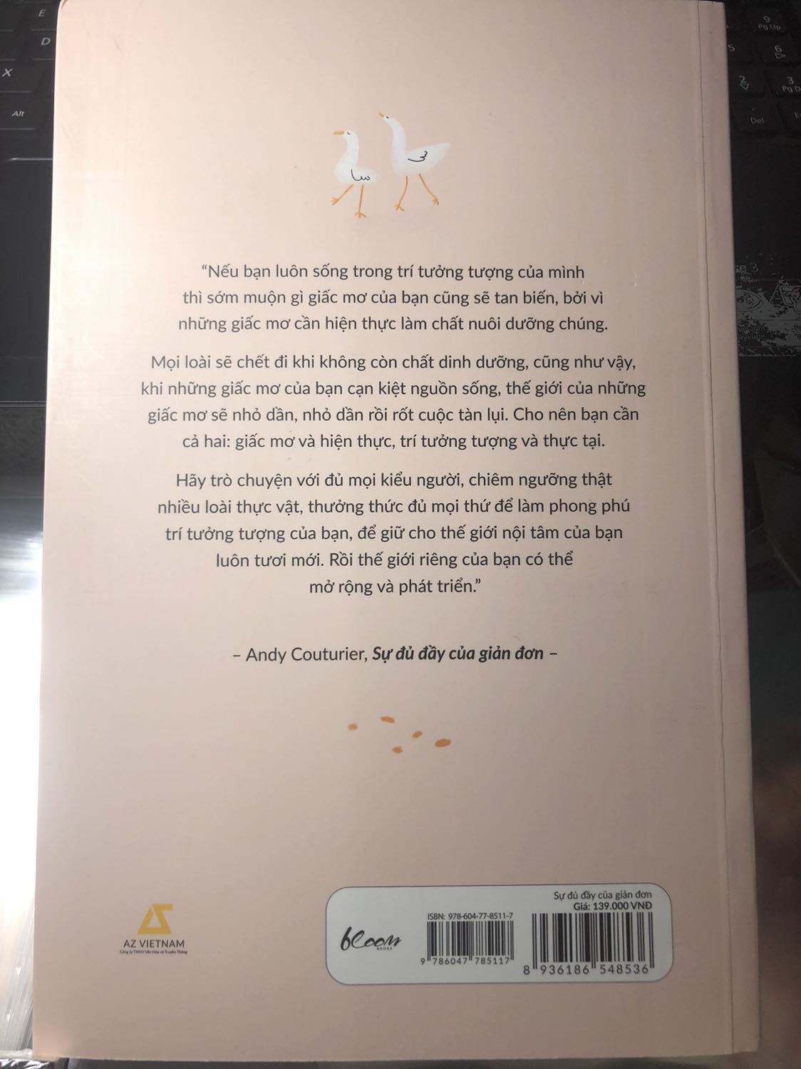 Bị gấp ngay gáy hơi đau mà sale rẻ nên chịu