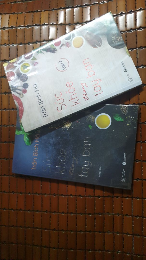 sách cũng có nh kiến thức ve suc khoe hay.nhưng theo mình sách noi thiên về nhiễm nấm.và tac giả thik dau dừa nen nói nh hơn nhung noi dung khác sách cũng có nh kiến thức ve suc khoe hay.nhưng theo mình sách noi thiên về nhiễm nấm.và tac giả thik dau dừa nen nói nh hơn nhung noi dung khác